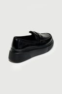 Loafers flatforms με αγκράφα