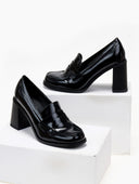 Loafers λουστρίνι με ψηλό τακούνι