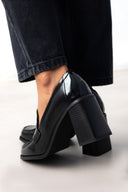 Loafers λουστρίνι με ψηλό τακούνι