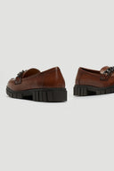 Loafers με αλυσίδα 