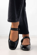 Μπαλαρίνες Mary Janes λουστρίνι με σιρίτι - Μαύρο - thefashionproject.gr - BOTEGGA 22