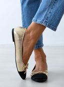 Μπαλαρίνες με suede λεπτομέρεια - Χρυσό - thefashionproject.gr - ERYNN