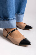 Μπαλαρίνες μυτερές με λουράκι - Μπεζ - thefashionproject.gr - ERYNN