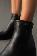 Μποτάκια αστραγάλου με τακούνι - Μαύρο - thefashionproject.gr - La Coquette