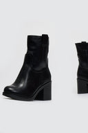 Μποτάκια casual με τακούνι - Μαύρο - thefashionproject.gr - MARQUIIZ