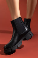 Μποτάκια chelsea με chunky σόλα PIECES 17151946 - Μαύρο - thefashionproject.gr - PIECES