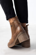 Μποτάκια chelsea με τακούνι Refresh 172008 - Τάουπε - thefashionproject.gr - Refresh
