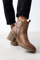 Μποτάκια chelsea με τακούνι Refresh 172008 - Τάουπε - thefashionproject.gr - Refresh