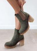Μποτάκια chelsea suede με κρεπ τακούνι ERYNN