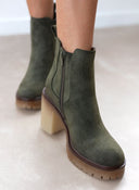 Μποτάκια chelsea suede με κρεπ τακούνι ERYNN
