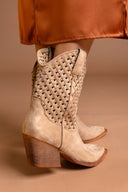 Μποτάκια cowboy με διάτρητο σχέδιο CORINA - Μπεζ - thefashionproject.gr - CORINA