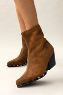 Μποτάκια cowboy suede με τρουκς CORINA - Ταμπά - thefashionproject.gr - CORINA
