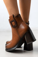 Μποτάκια με ιδιαίτερο τακούνι - Ταμπά - thefashionproject.gr - La Coquette