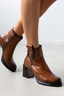 Μποτάκια με ιδιαίτερο τακούνι - Ταμπά - thefashionproject.gr - La Coquette