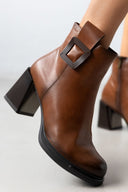 Μποτάκια με ιδιαίτερο τακούνι - Ταμπά - thefashionproject.gr - La Coquette