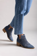 Μποτάκια suede διάτρητα Xti 143959 - Μπλε jean - thefashionproject.gr - Xti Footwear