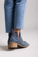 Μποτάκια suede διάτρητα Xti 143959