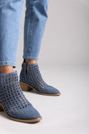 Μποτάκια suede διάτρητα Xti 143959