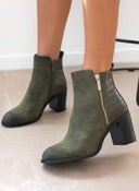 Μποτάκια suede με ανάγλυφο pattern Erynn - Χακί - thefashionproject.gr - ERYNN
