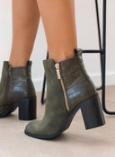 Μποτάκια suede με ανάγλυφο pattern Erynn - Χακί - thefashionproject.gr - ERYNN