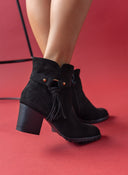 Μποτάκια suede με ζωνάκι και κρόσσια
