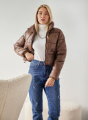 Μπουφάν καπιτονέ σε cropped γραμμή - Καφέ - thefashionproject.gr - The Fashion Project