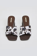Mules ανοιχτά με print Corina - Καφέ - thefashionproject.gr - CORINA