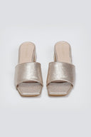 Mules με pattern TFP - Χρυσό - thefashionproject.gr - TFP