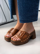 Clogs με τρουκς στη σόλα