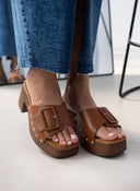 Clogs με τρουκς στη σόλα