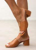 Mules με v cut μεταλλικό στοιχείο - Ταμπά - thefashionproject.gr - Stephan