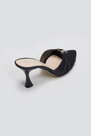 Mules σατέν με μεταλλικό διακοσμητικό TFP - Μαύρο - thefashionproject.gr - TFP