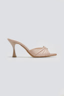 Mules σατέν με μεταλλικό διακοσμητικό TFP - Nude - thefashionproject.gr - TFP
