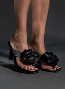 Mules σατέν με oversized λουλούδι PIECES 17146627