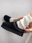 Παντόφλες teddy με συνθετική γούνα - Μαύρο - thefashionproject.gr - ERYNN