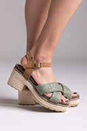 Πέδιλα crossover από ψάθα Refresh 172637 - Χακί - thefashionproject.gr - Refresh
