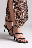 Πέδιλα crossover με μπαρέτα ONLY 15340883 - Μαύρο - thefashionproject.gr - ONLY
