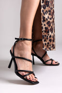 Πέδιλα crossover με μπαρέτα ONLY 15340883 - Μαύρο - thefashionproject.gr - ONLY