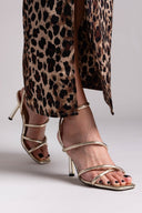Πέδιλα crossover με μπαρέτα ONLY 15340883 - Χρυσό - thefashionproject.gr - ONLY