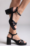 Πέδιλα δερμάτινα με crossover λουράκια Tfp - Μαύρο - thefashionproject.gr - TFP