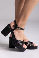 Πέδιλα δερμάτινα με crossover λουράκια Tfp - Μαύρο - thefashionproject.gr - TFP