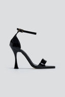 Πέδιλα λουστρίνι με μπαρέτα TFP - Μαύρο - thefashionproject.gr - TFP