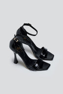 Πέδιλα λουστρίνι με μπαρέτα TFP - Μαύρο - thefashionproject.gr - TFP