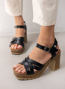 Πέδιλα με crossover λουράκια Refresh 171877 - Μαύρο - thefashionproject.gr - Refresh