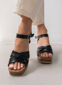 Πέδιλα με crossover λουράκια Refresh 171877 - Μαύρο - thefashionproject.gr - Refresh