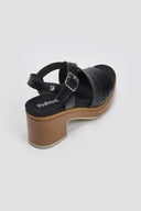 Πέδιλα με crossover σχέδιο Refresh 172847 - Μαύρο - thefashionproject.gr - Refresh - 23649002002
