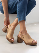 Πέδιλα με φαρδιά χωστή φάσα ERYNN - Κάμελ - thefashionproject.gr - ERYNN