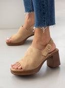 Πέδιλα με φαρδιά χωστή φάσα ERYNN - Κάμελ - thefashionproject.gr - ERYNN