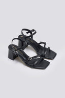 Πέδιλα με λεπτά λουράκια TFP - Μαύρο - thefashionproject.gr - TFP