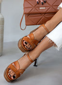 Πέδιλα με μπαρέτα δερμάτινα tfp - Ταμπά - thefashionproject.gr - TFP